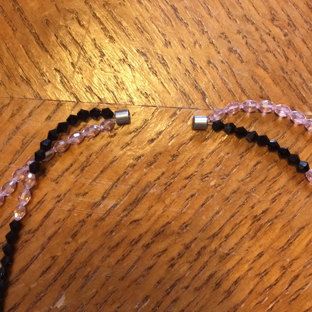 Pink and Black Beaded Necklace - Picture 4 of 5